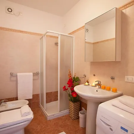 Apartamento Sleeps 4 Pool