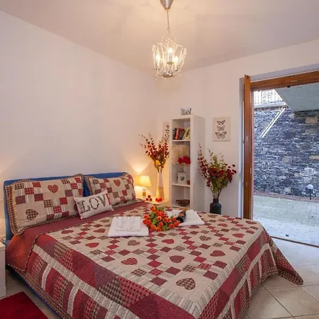 Apartamento Sleeps 4 Pool